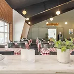 Ho Centre بيت للعطل *